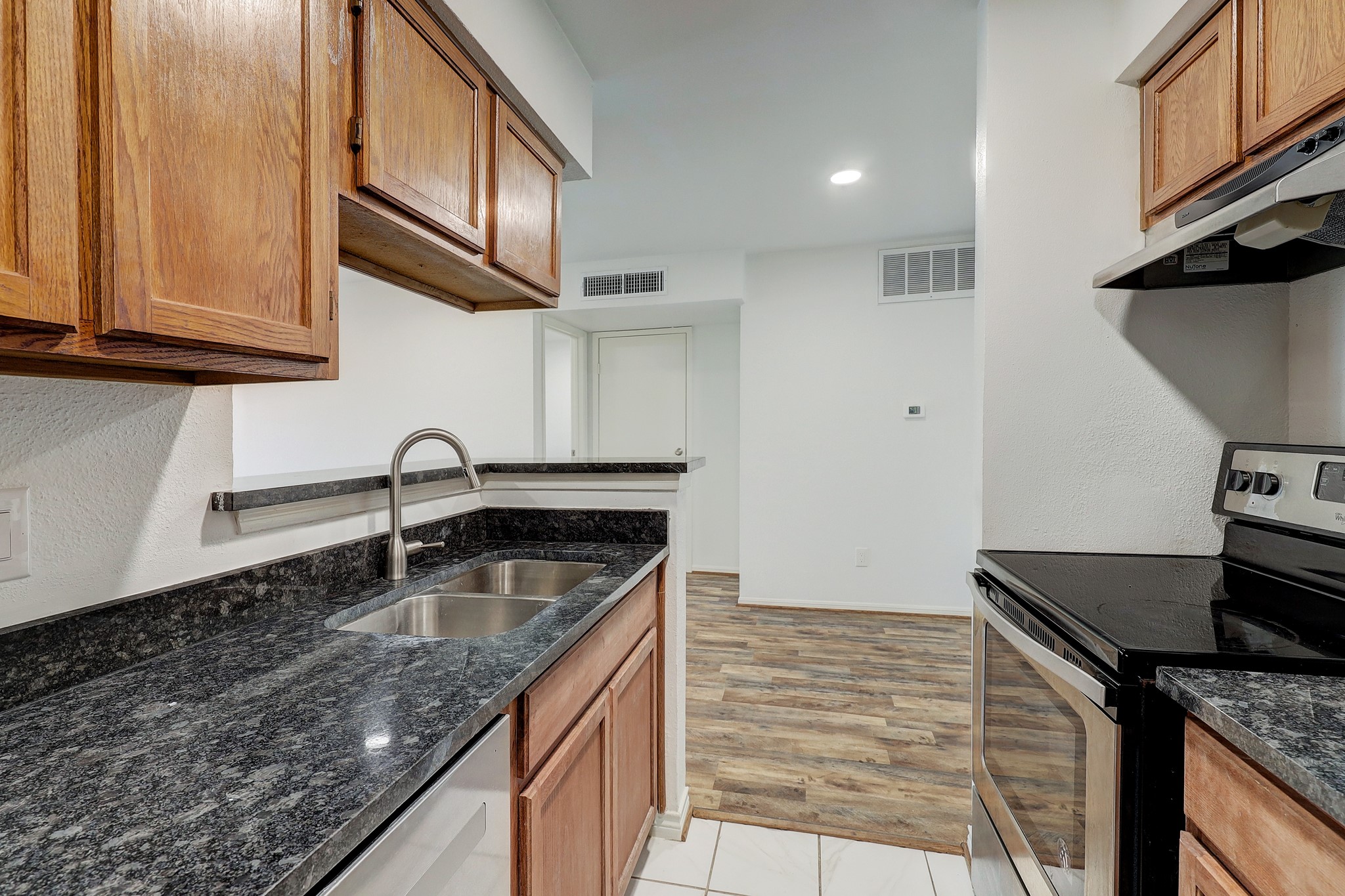 11201 Lynbrook Drive 3818 Property Photo 5