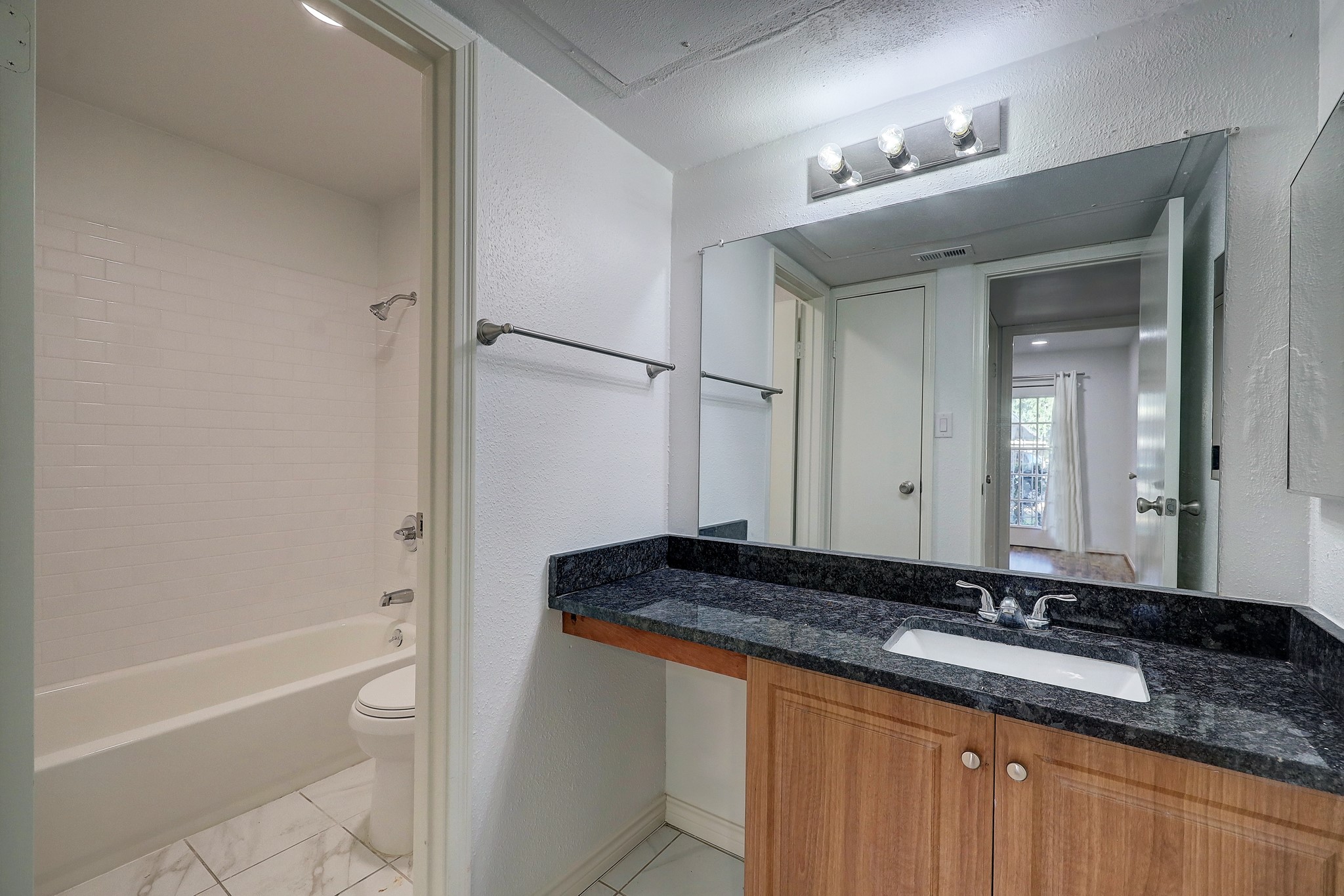 11201 Lynbrook Drive 3818 Property Photo 7