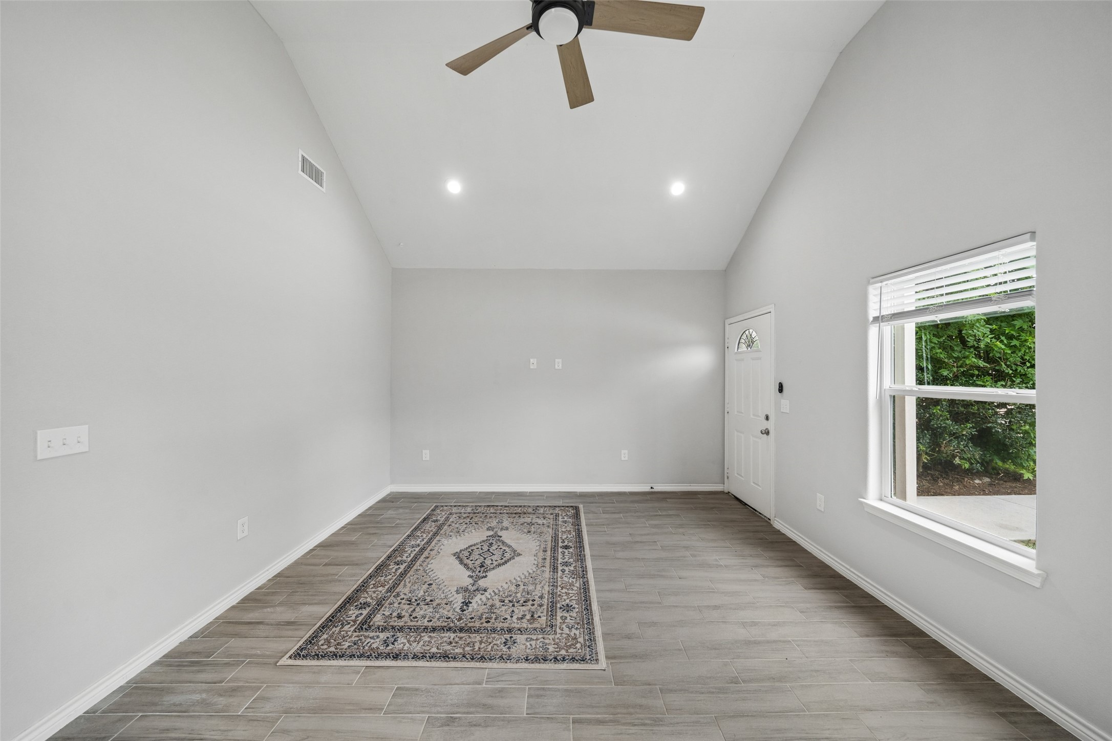 396 Westchase Property Photo 4