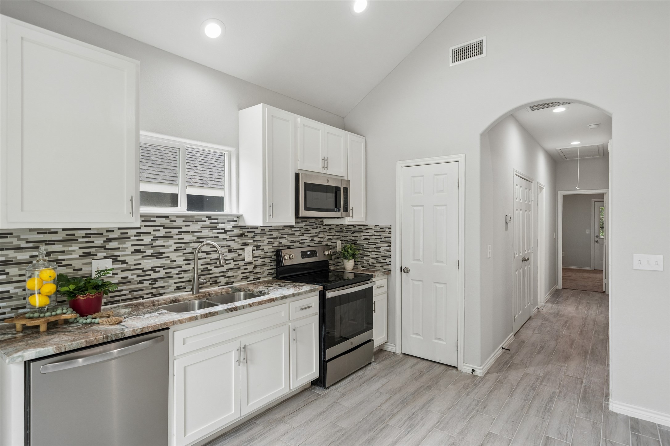 396 Westchase Property Photo 10