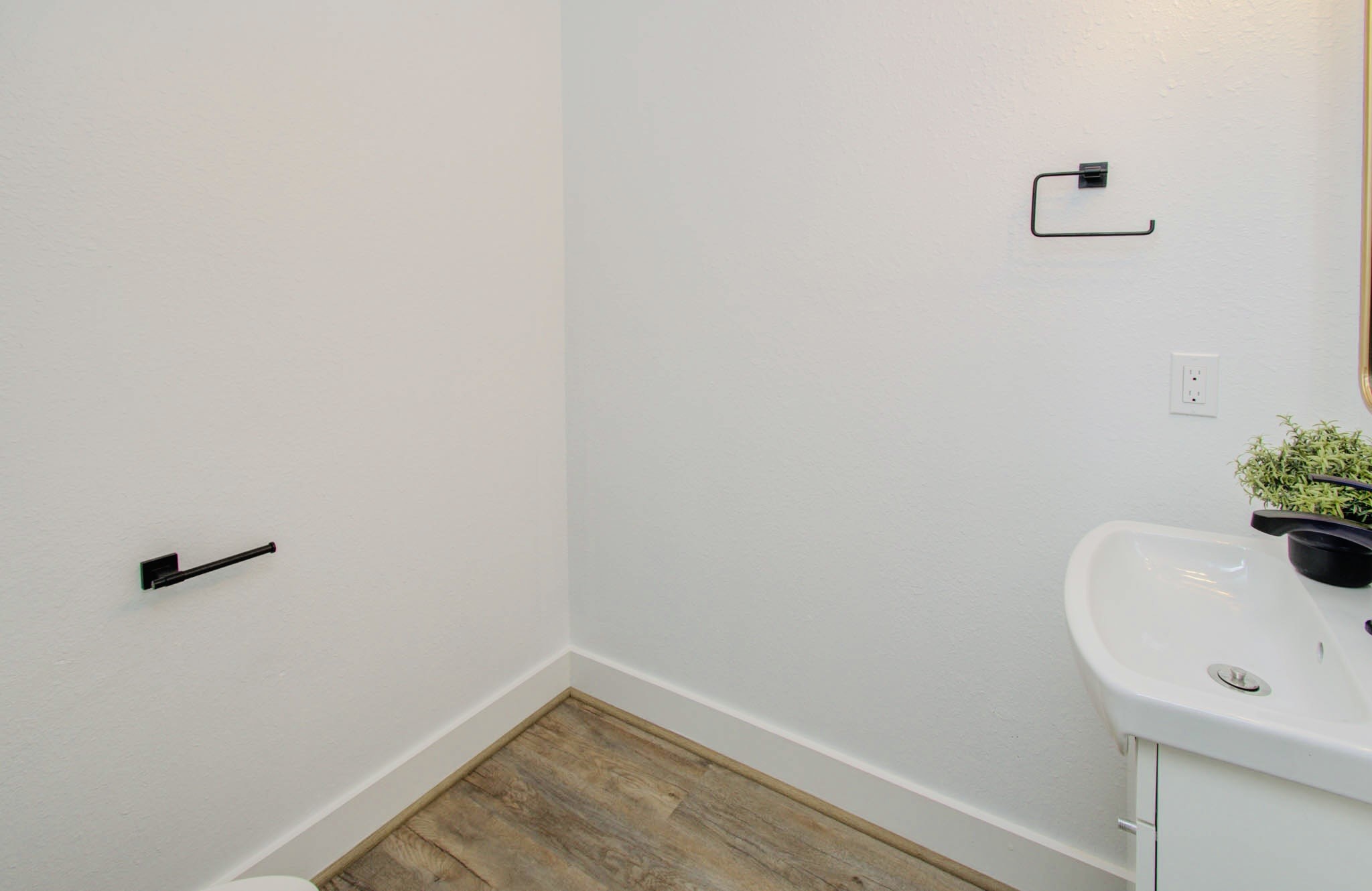 6117 Settlers Square Lane Property Photo 7