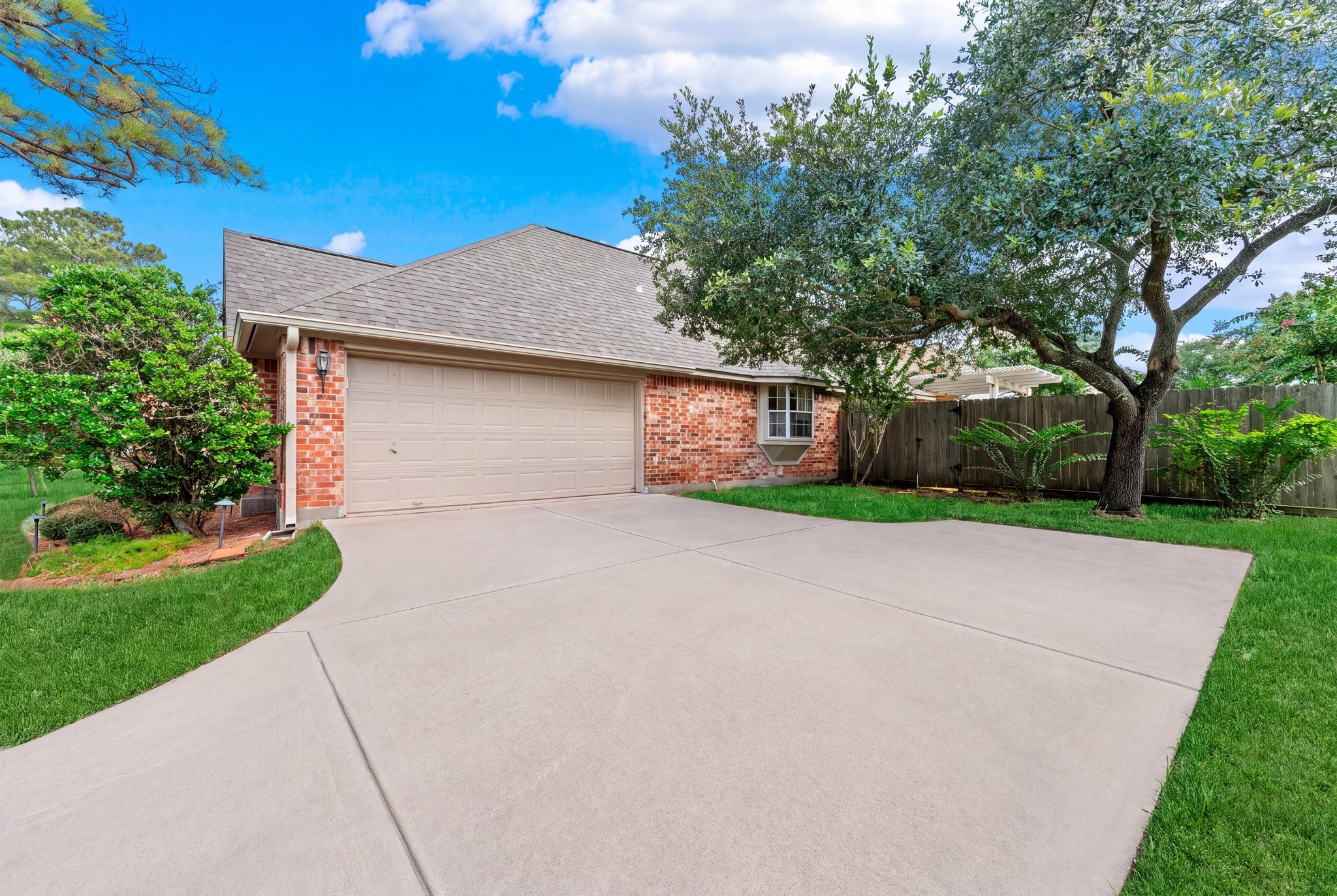 15702 Twisting Springs Drive Property Photo 27
