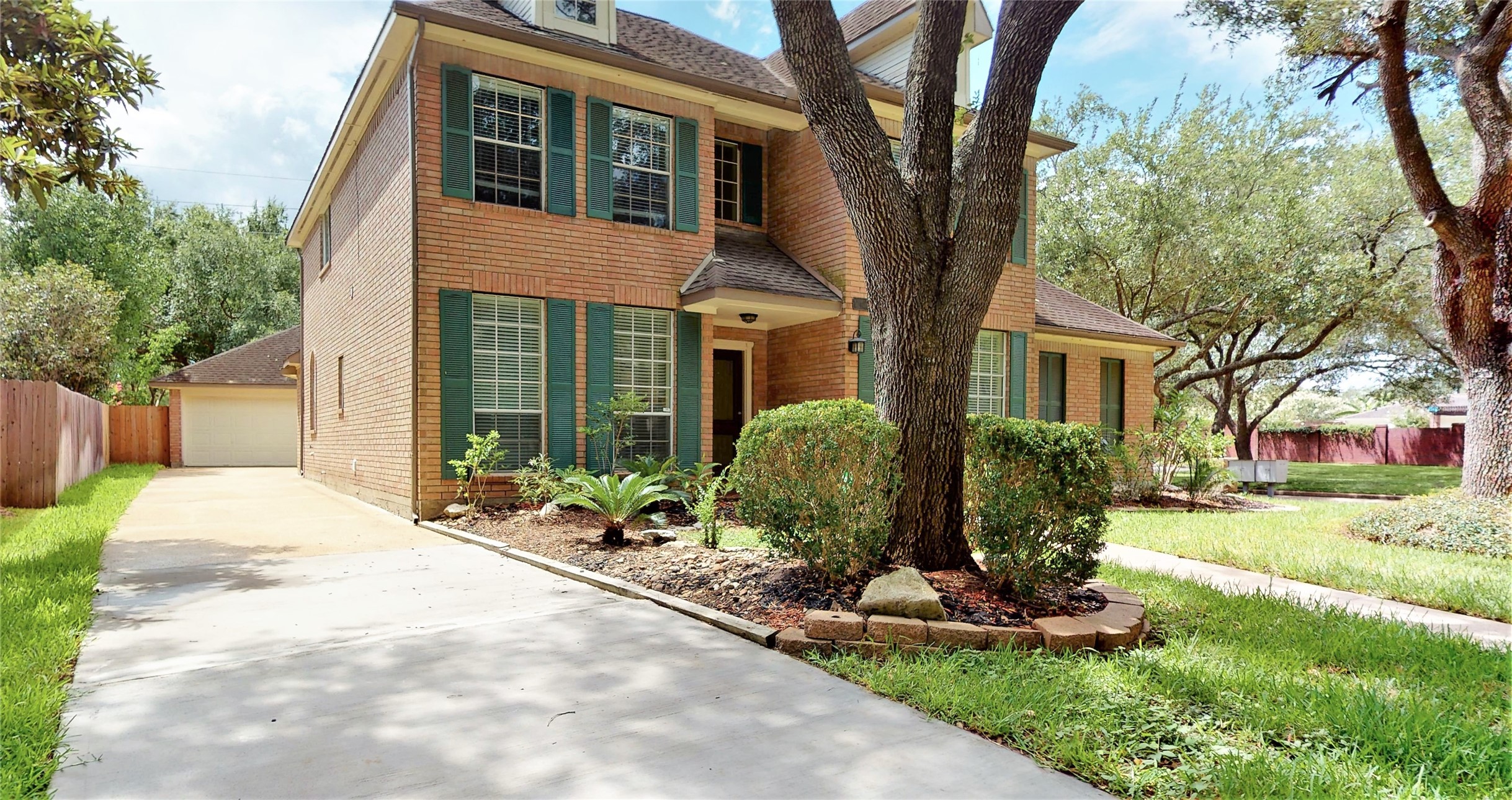 17427 Marigold Property Photo 3