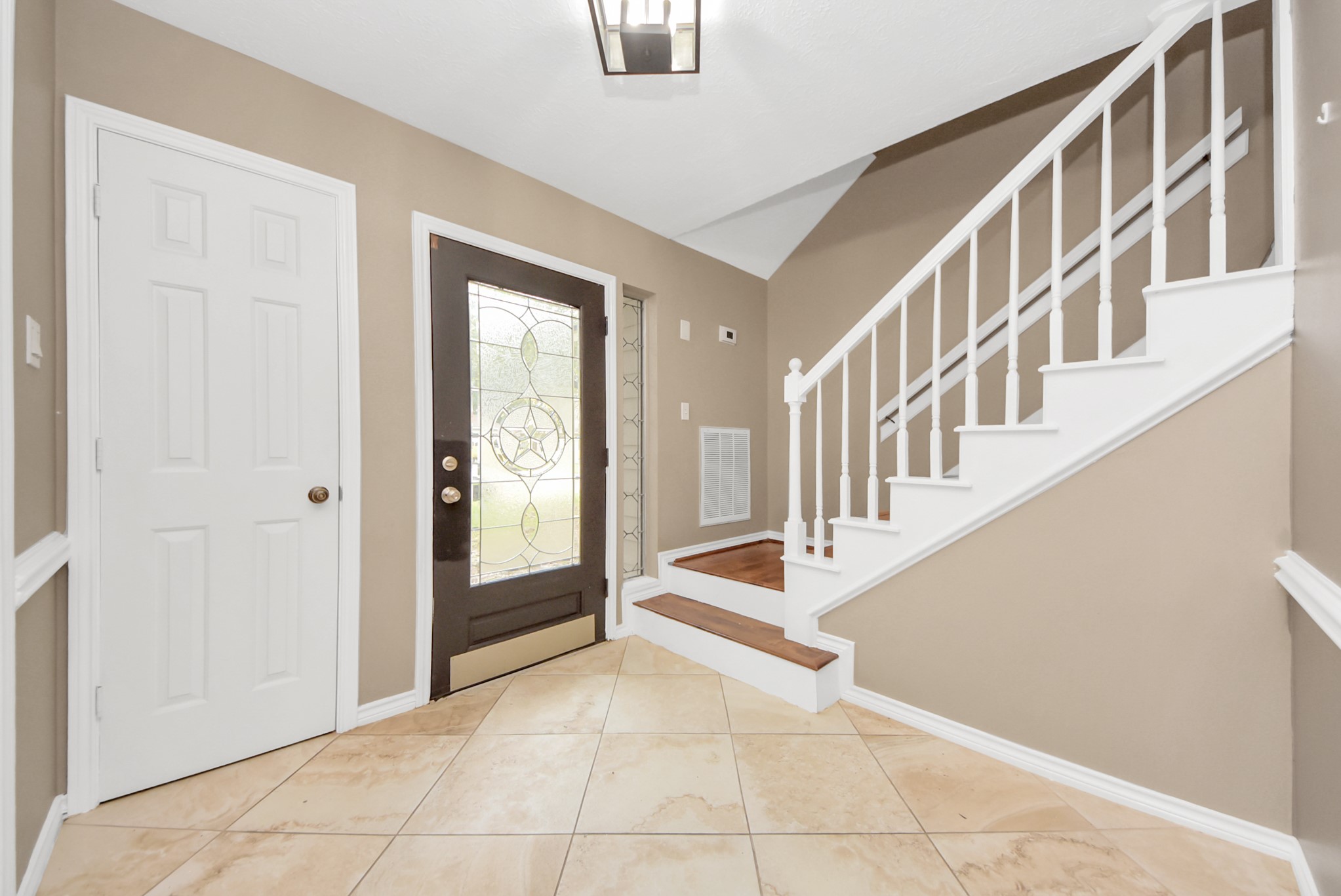 12463 Oak Park Drive Property Photo 7