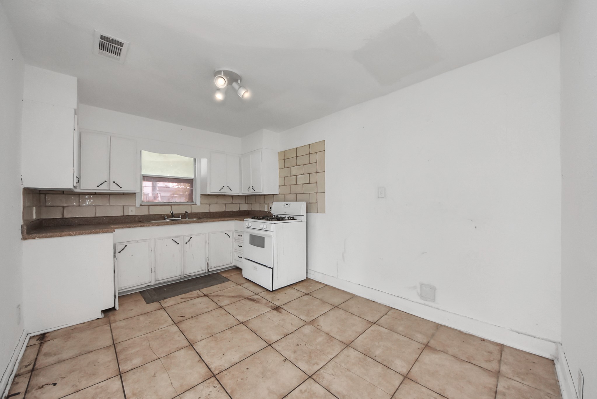 3329 Stassen Street Property Photo 10