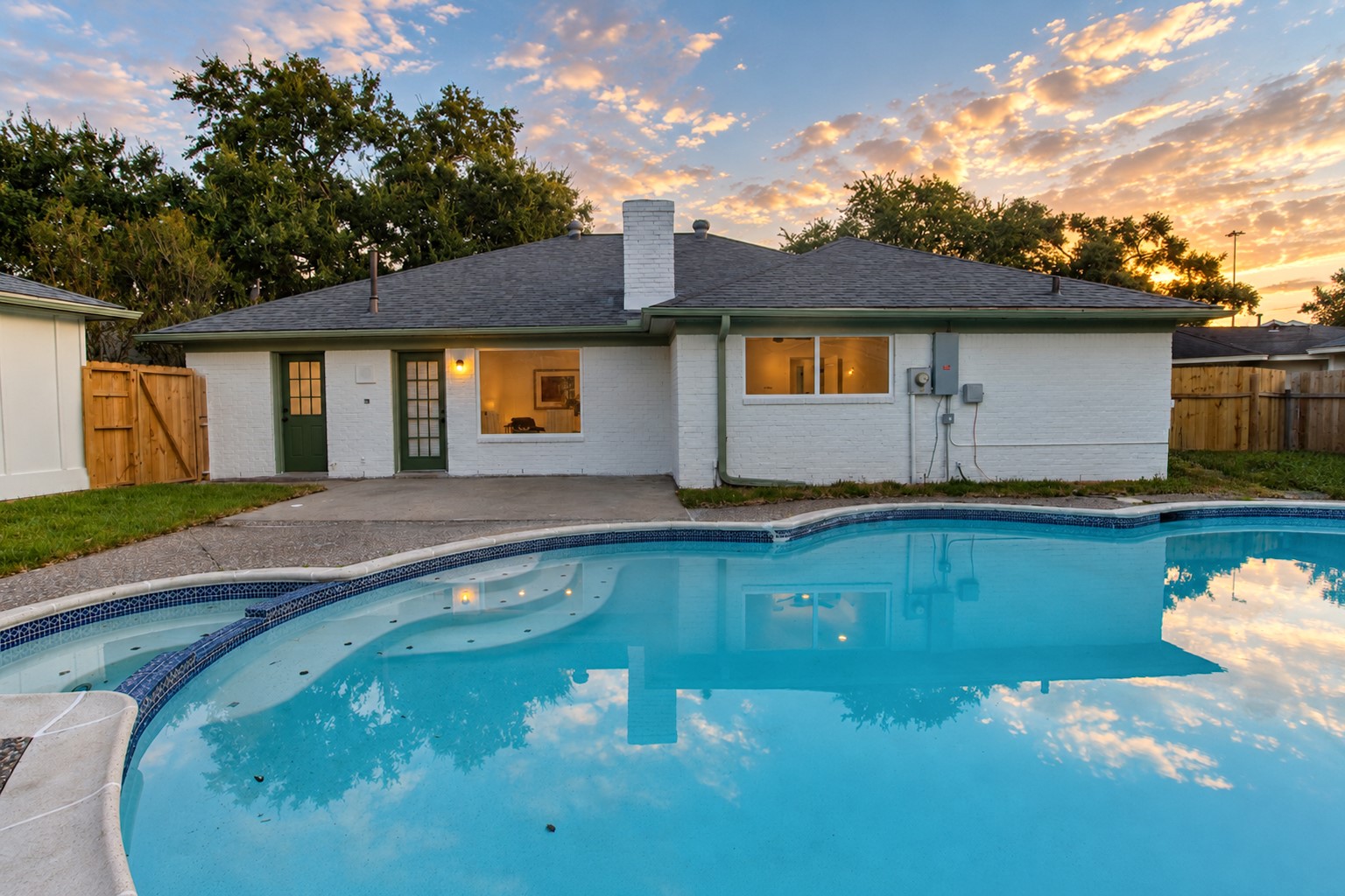 12211 Appleby Drive Property Photo 3