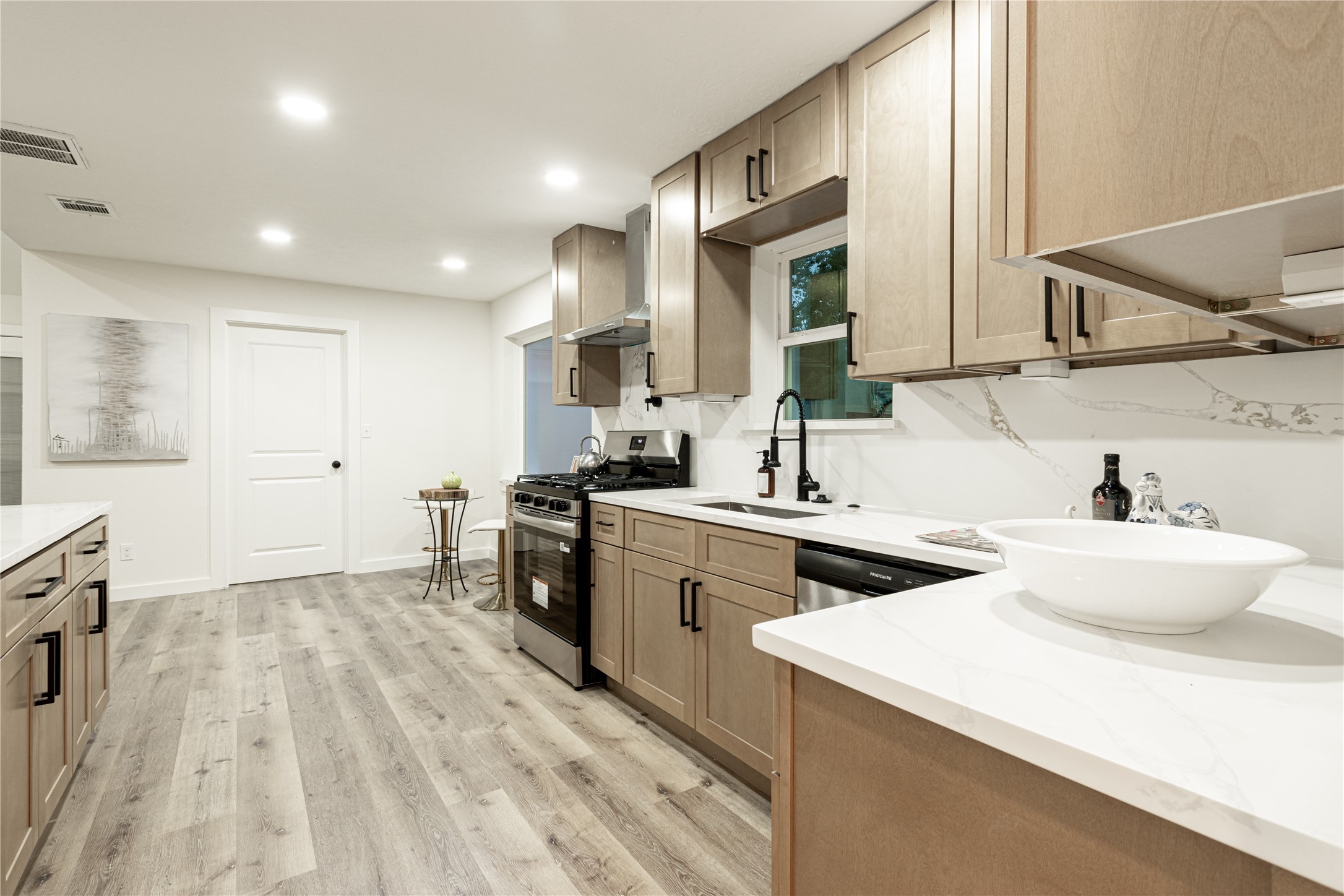 12211 Appleby Drive Property Photo 16