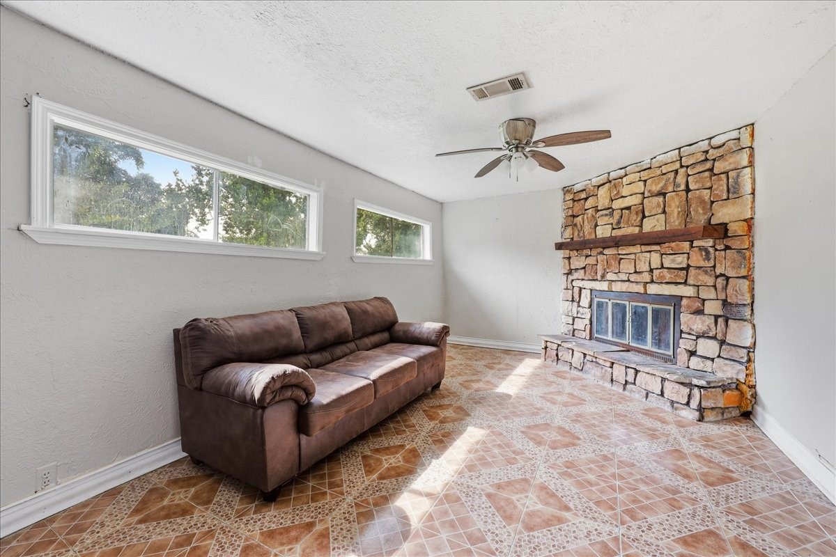 2230 Toledo Street Property Photo 2