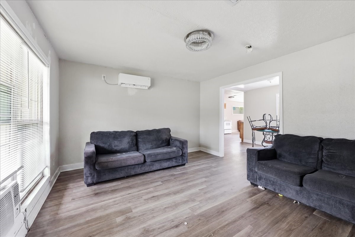 2230 Toledo Street Property Photo 12