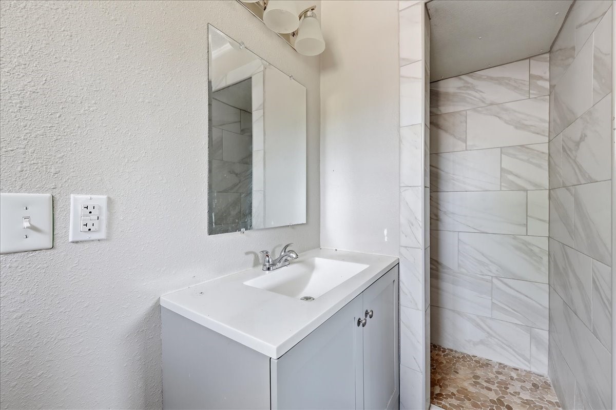 2230 Toledo Street Property Photo 19