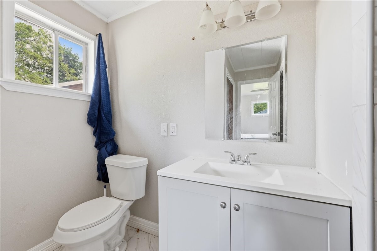 2230 Toledo Street Property Photo 20