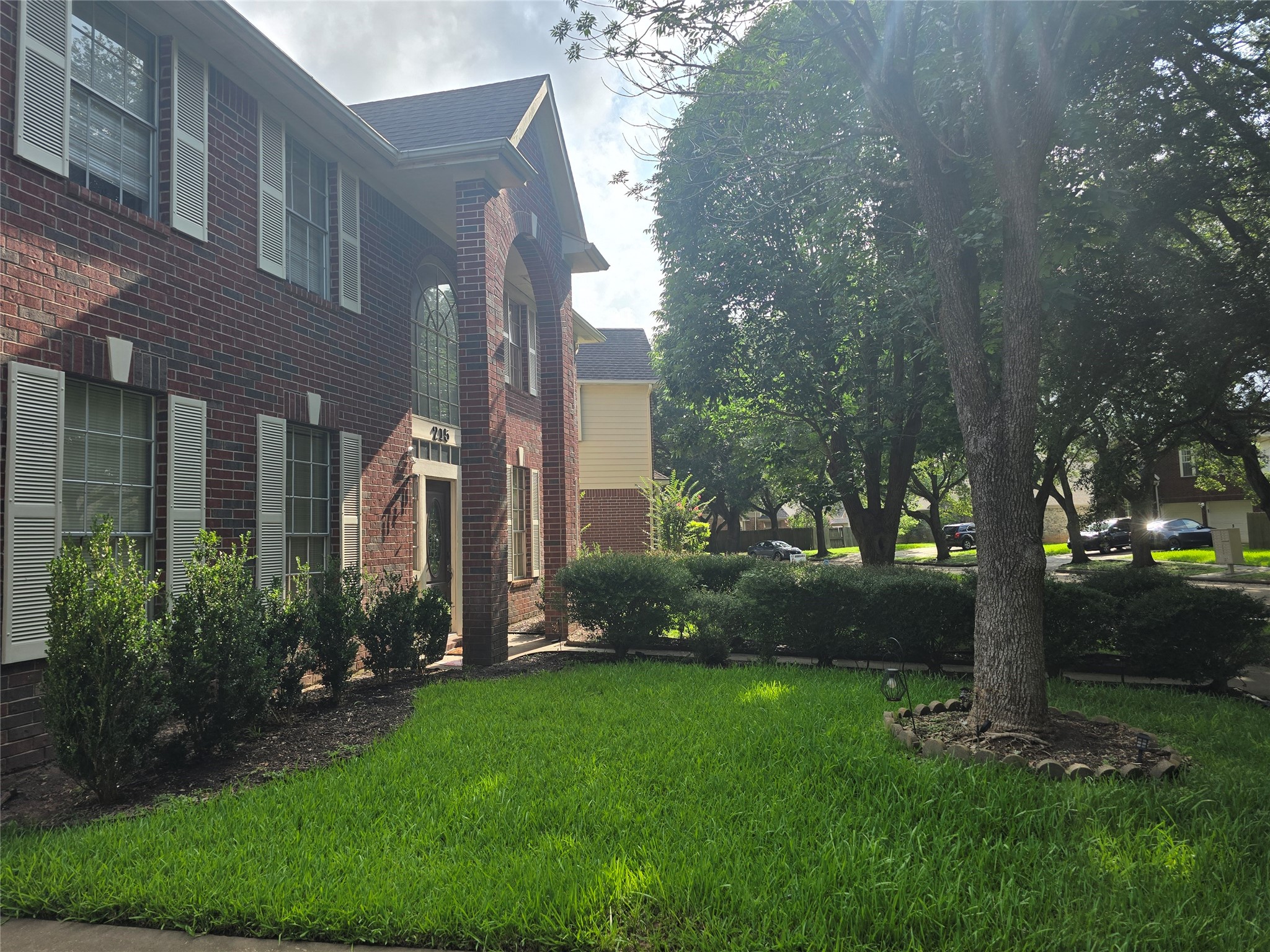 215 Birch Hill Drive Property Photo 3