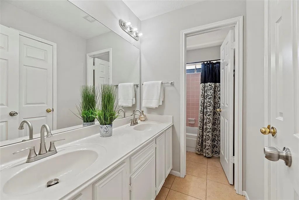 215 Birch Hill Drive Property Photo 12