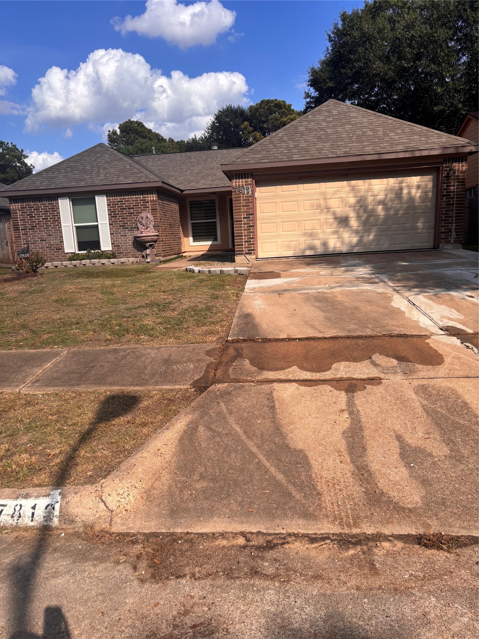 7819 Trabajo Drive Property Photo 2