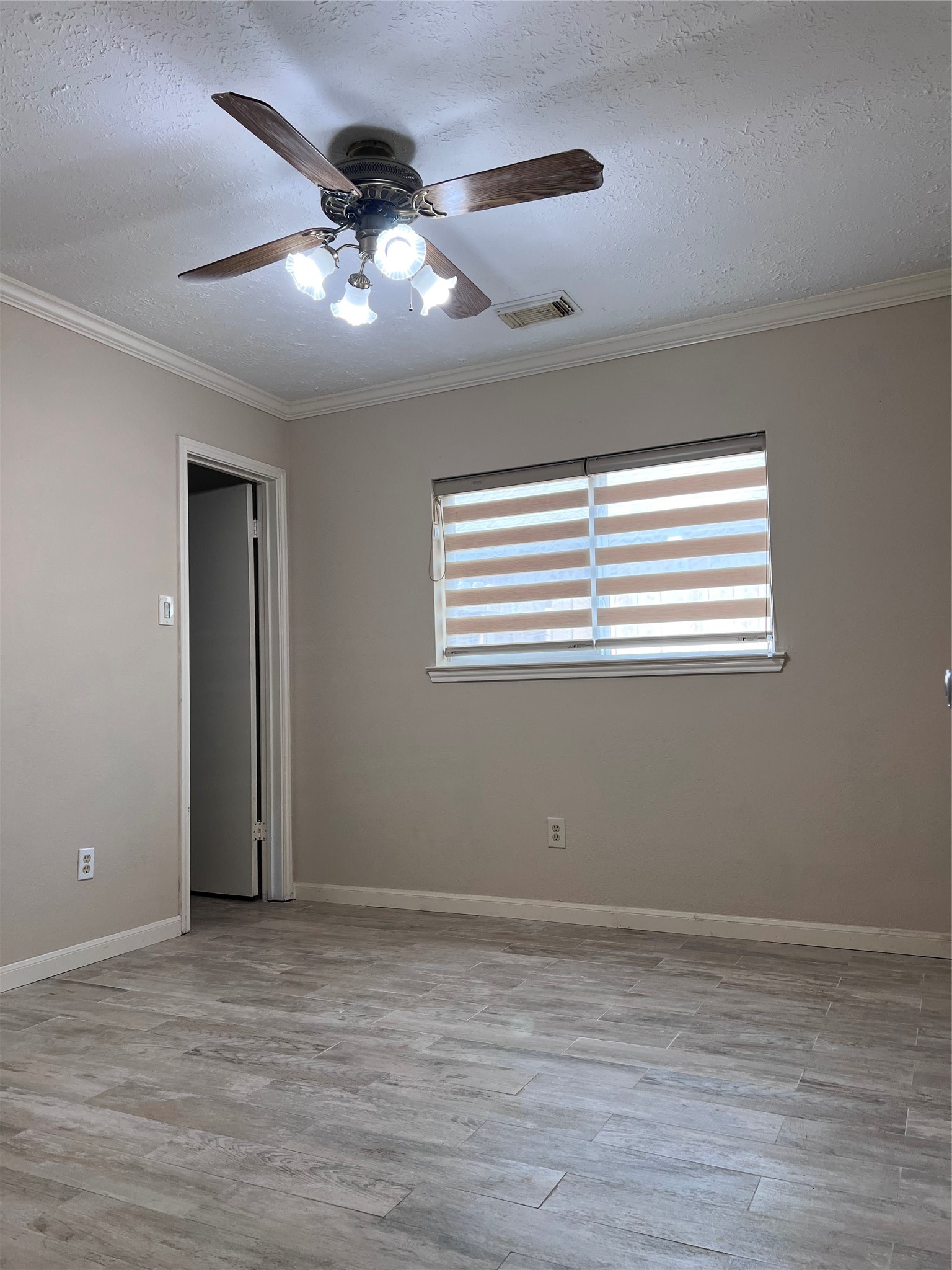 7819 Trabajo Drive Property Photo 18