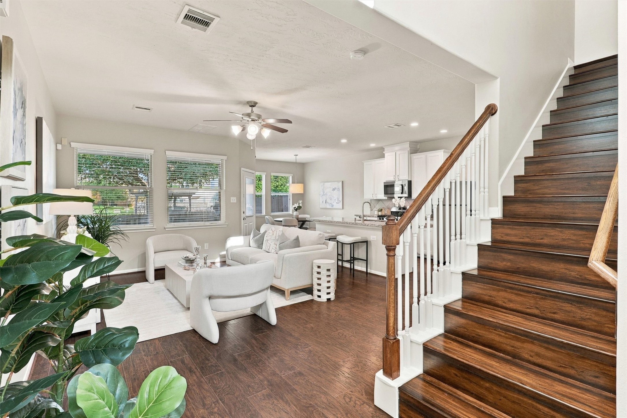 8323 Lamond Lane Property Photo 4