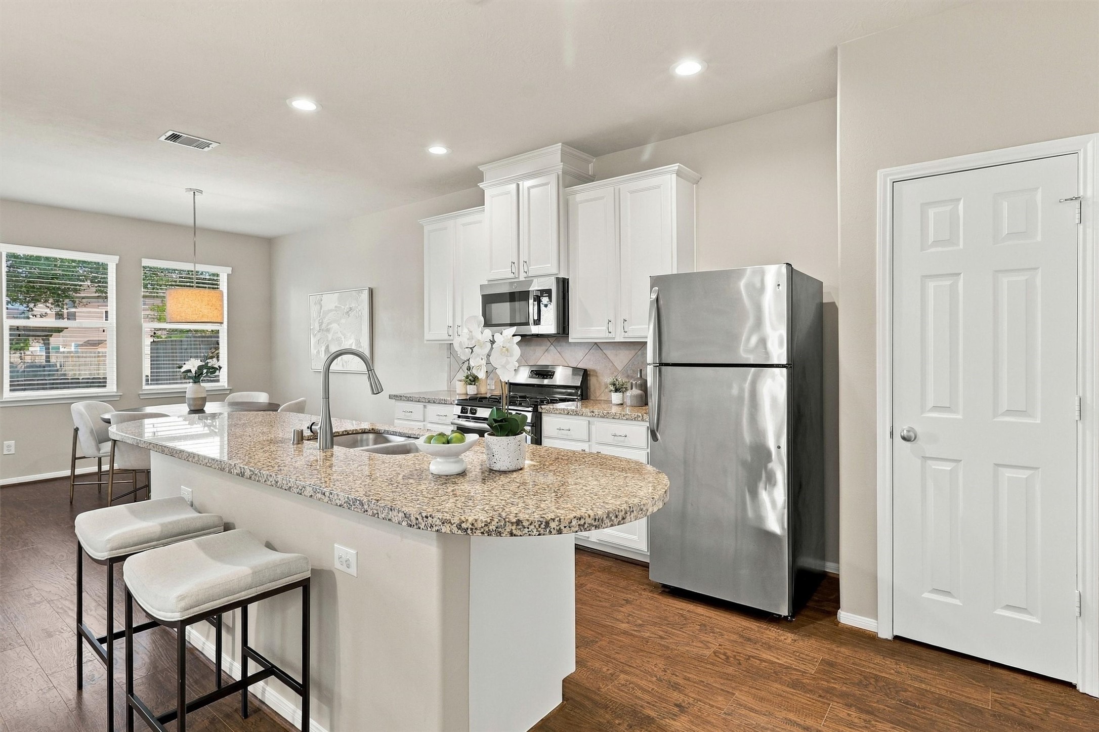 8323 Lamond Lane Property Photo 7