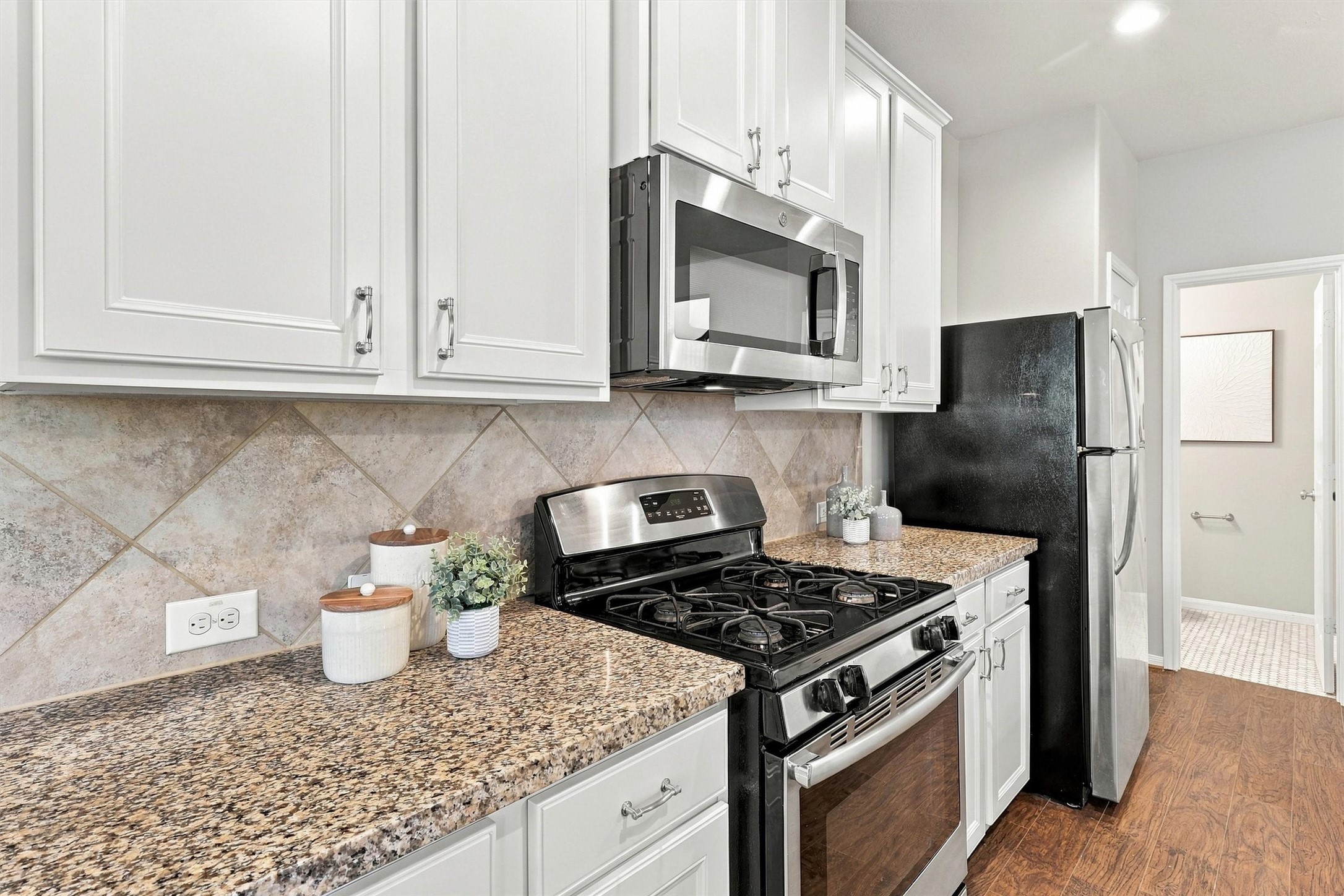 8323 Lamond Lane Property Photo 9