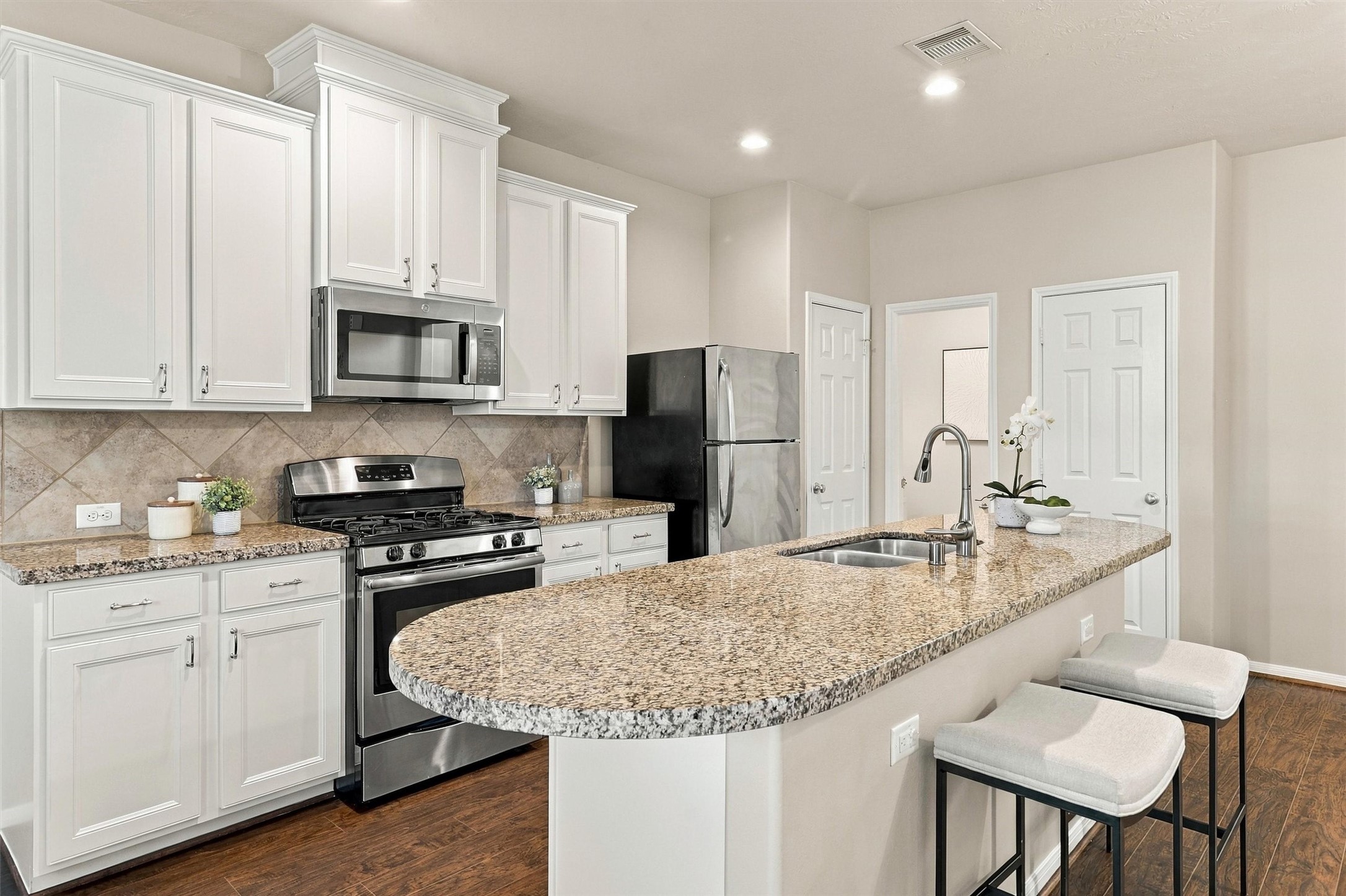 8323 Lamond Lane Property Photo 11
