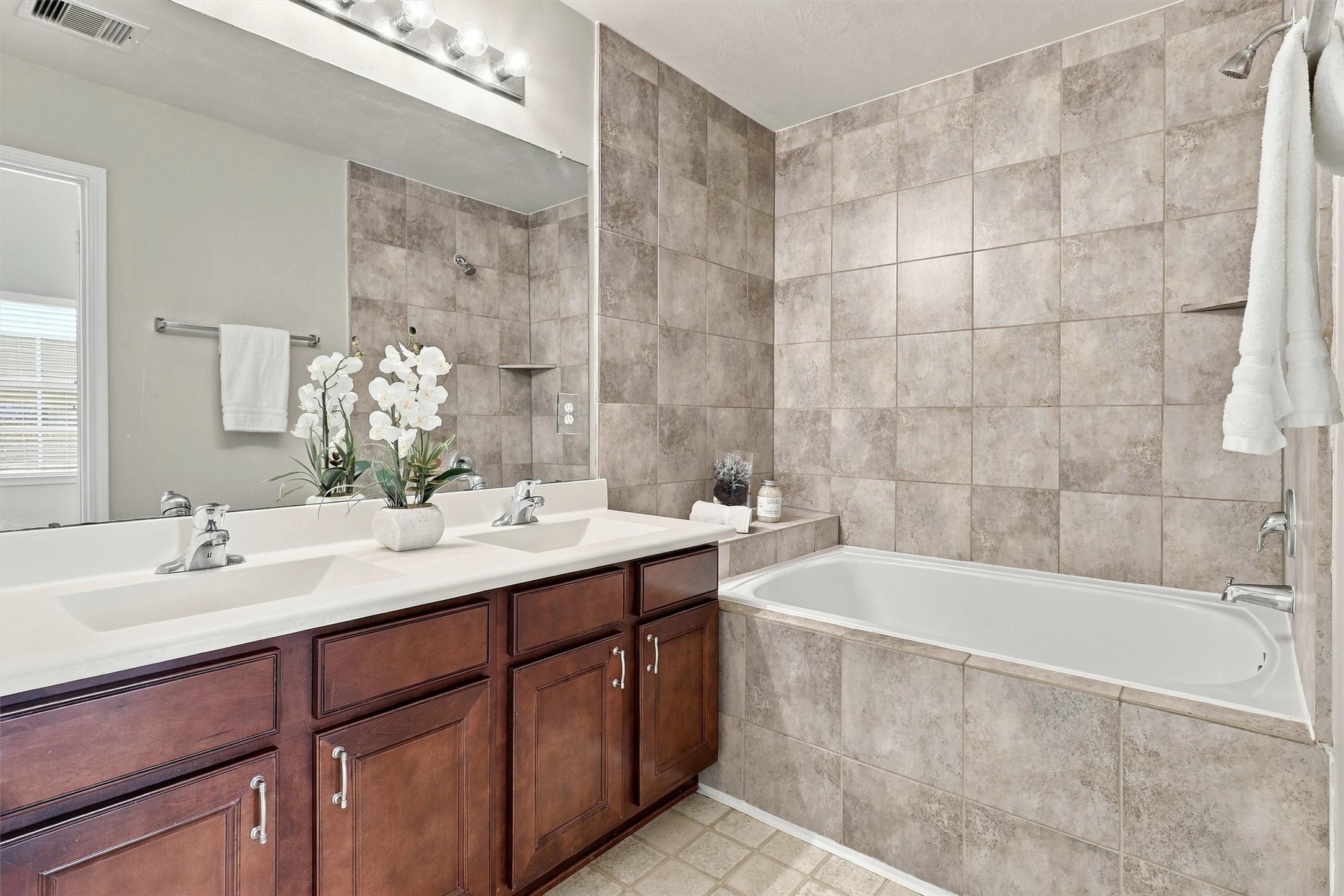 8323 Lamond Lane Property Photo 22