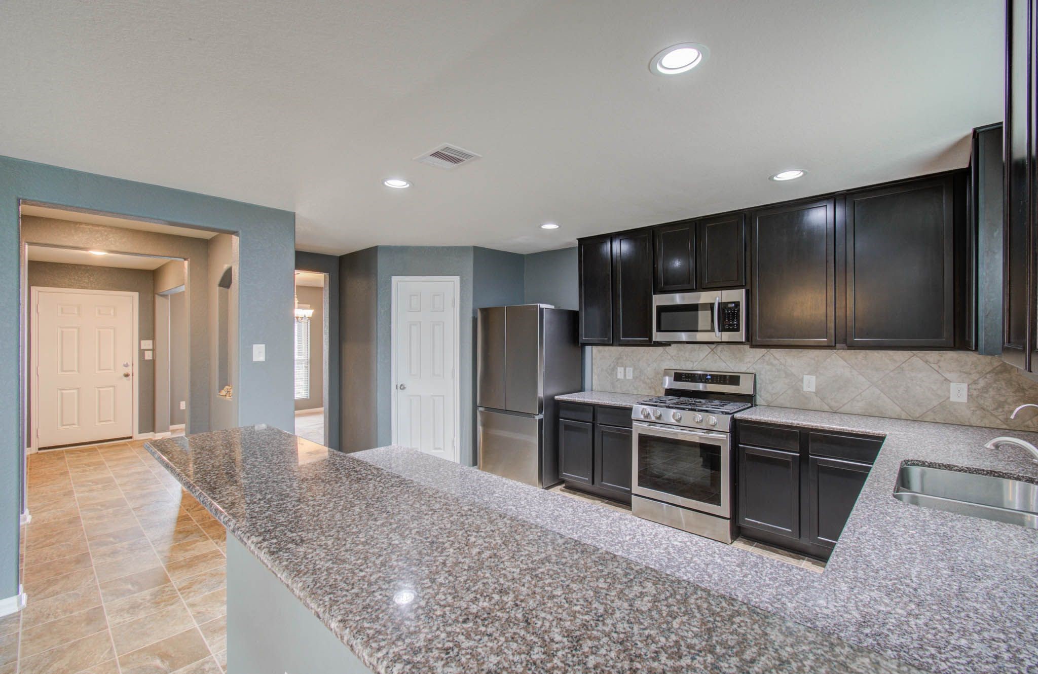 11606 Downey Violet Lane Property Photo 6