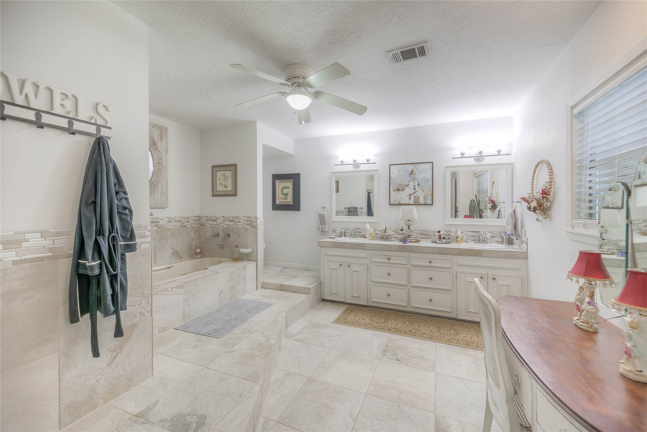 111 Sequoia Drive Property Photo 12
