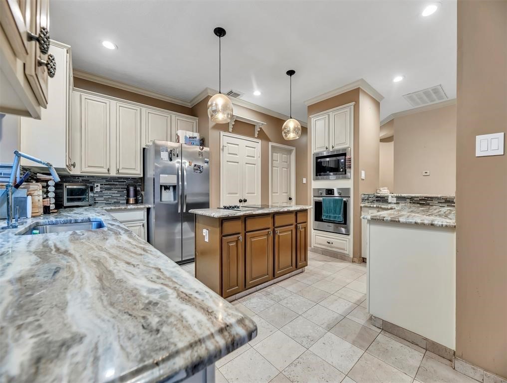 5319 Arbor Bridge Court Property Photo 4