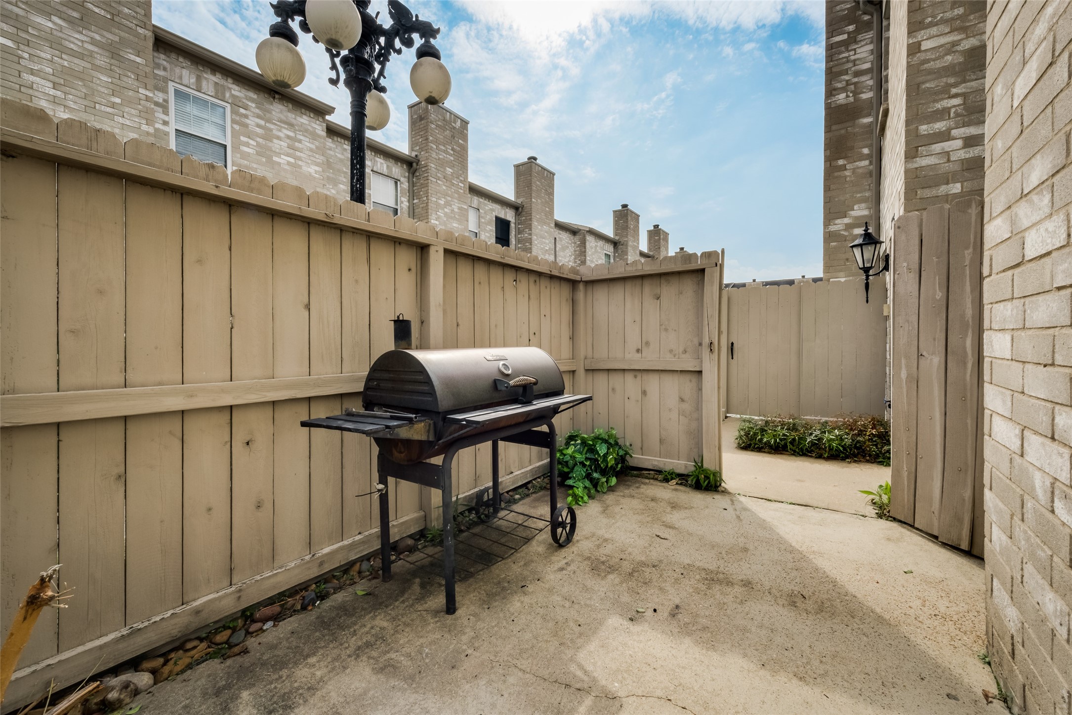 3000 Holly Hall Street 3000 Property Photo 11
