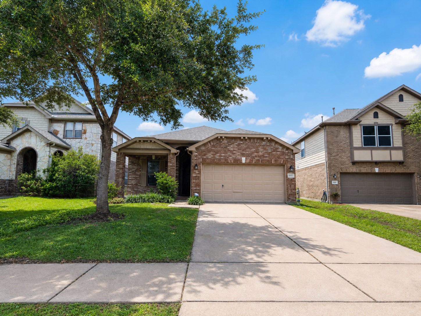 26210 Riley Glen Drive Property Photo 1
