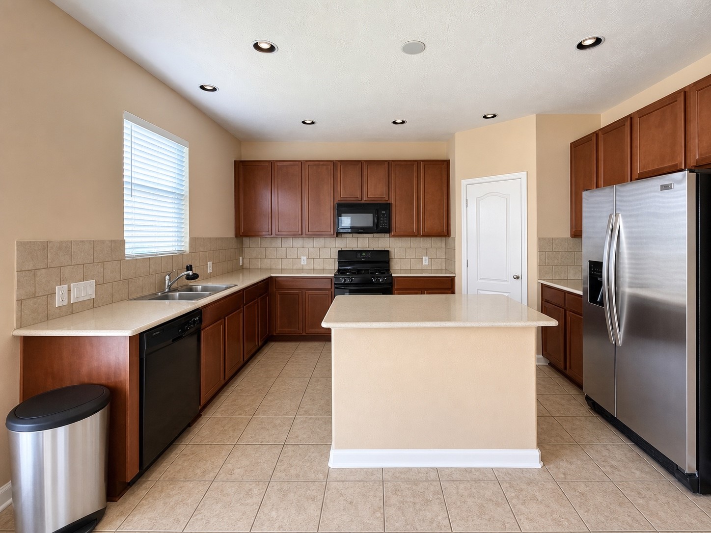 26210 Riley Glen Drive Property Photo 6