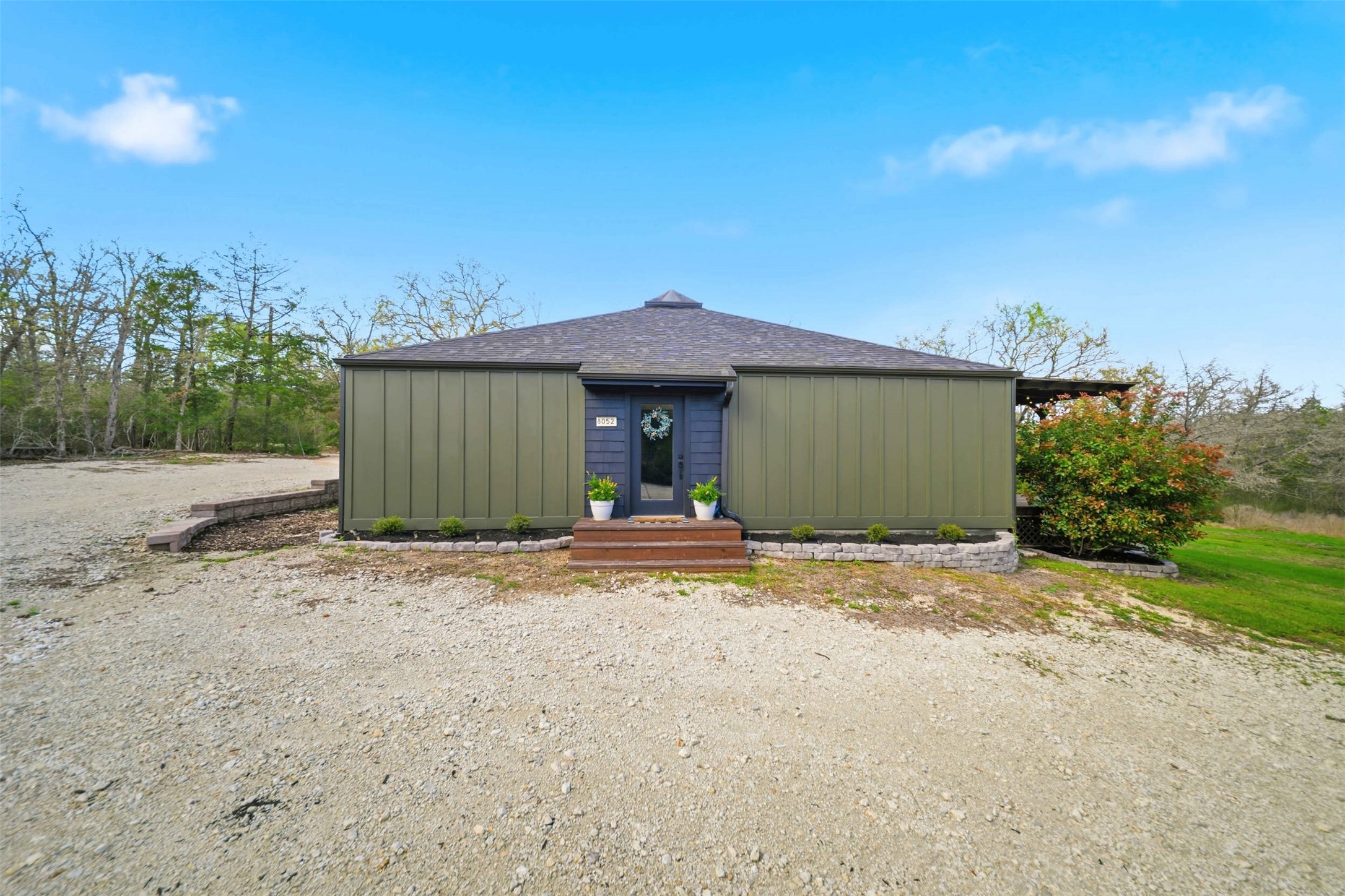 8052 Perry Lane Property Photo 3
