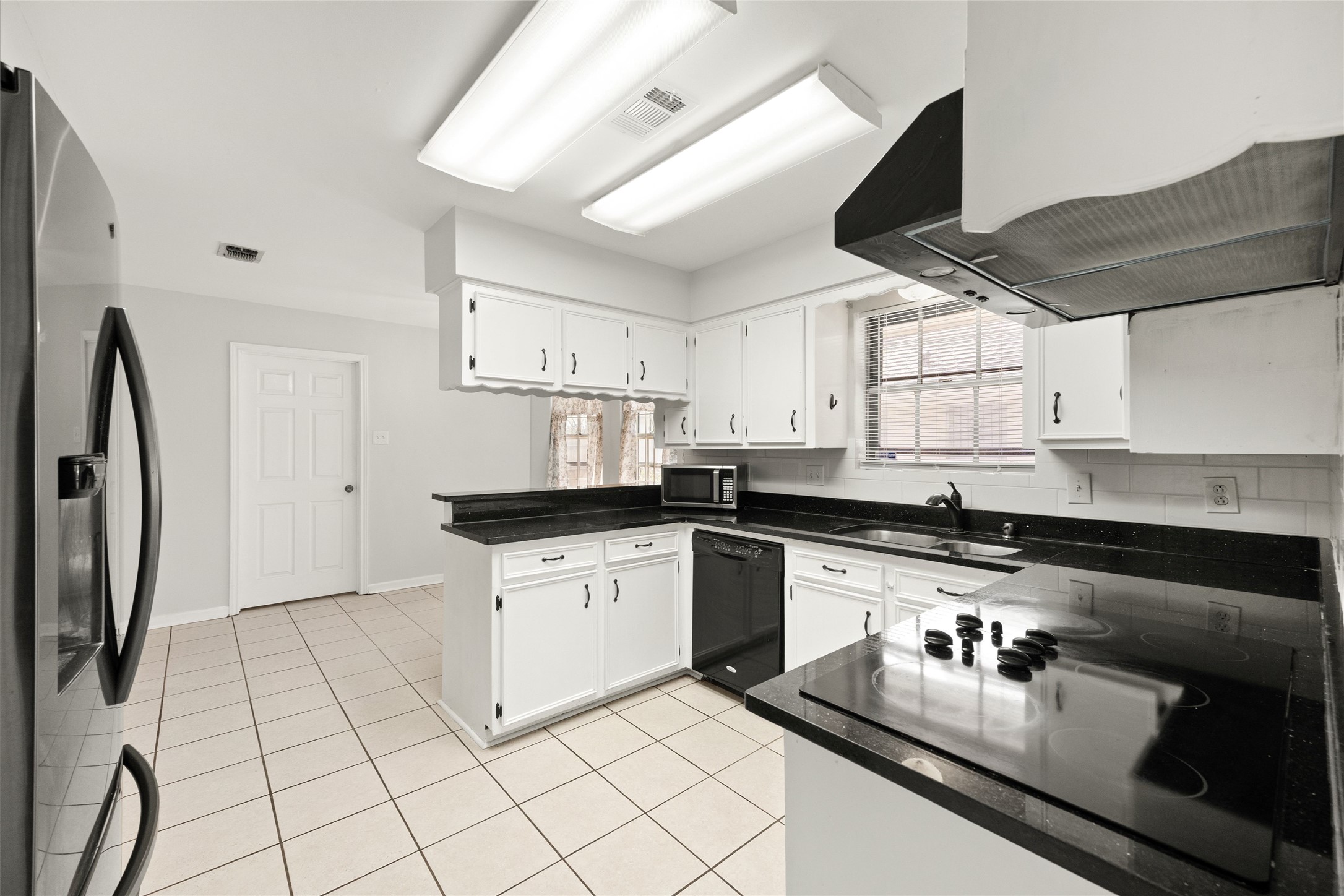 5827 S Braeswood Boulevard Property Photo 6