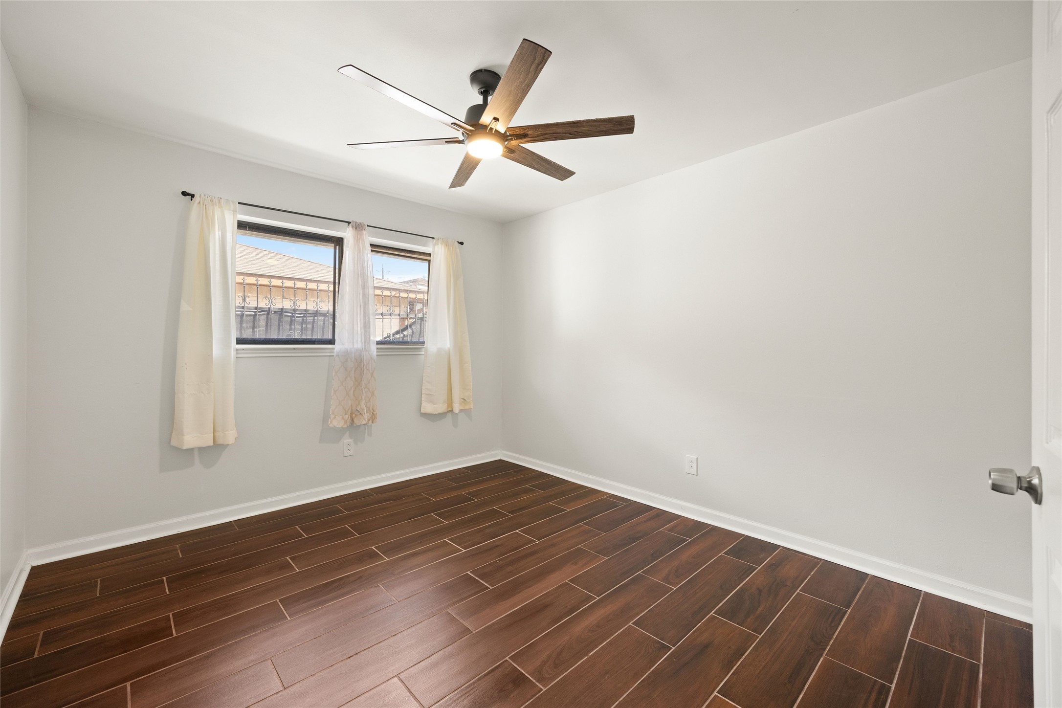 5827 S Braeswood Boulevard Property Photo 15