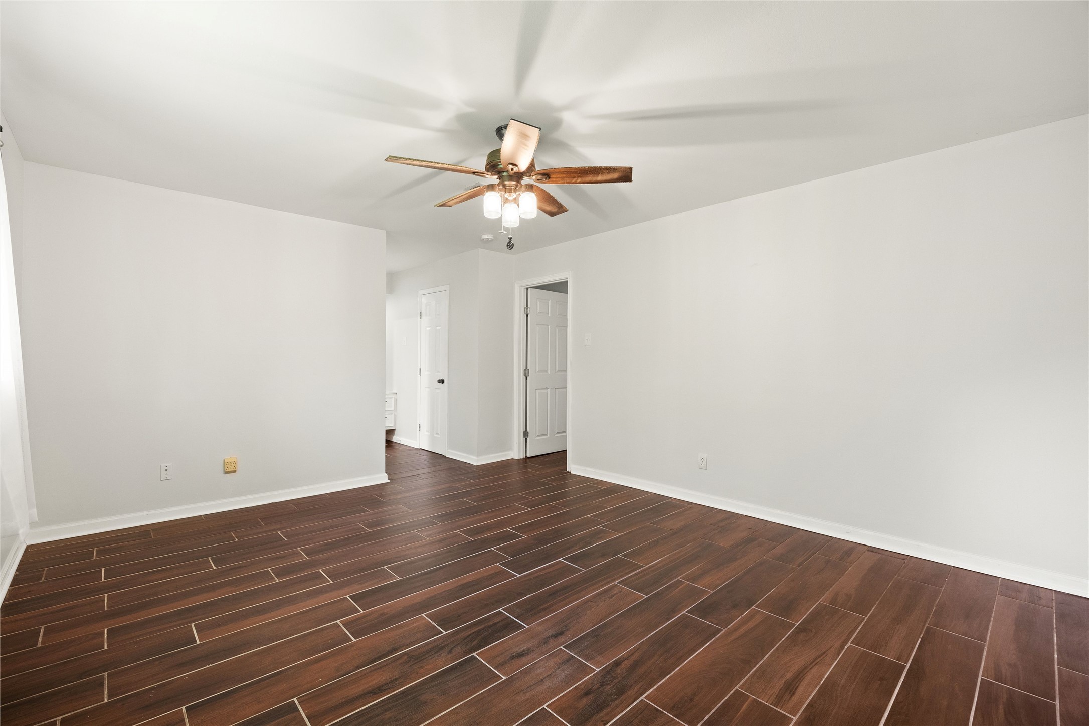 5827 S Braeswood Boulevard Property Photo 17