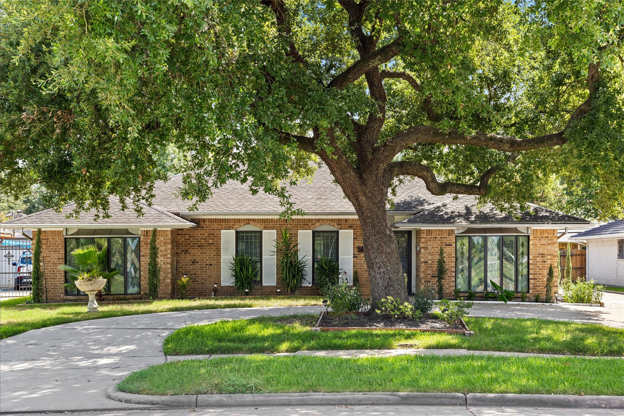 5827 S Braeswood Boulevard Property Photo 32