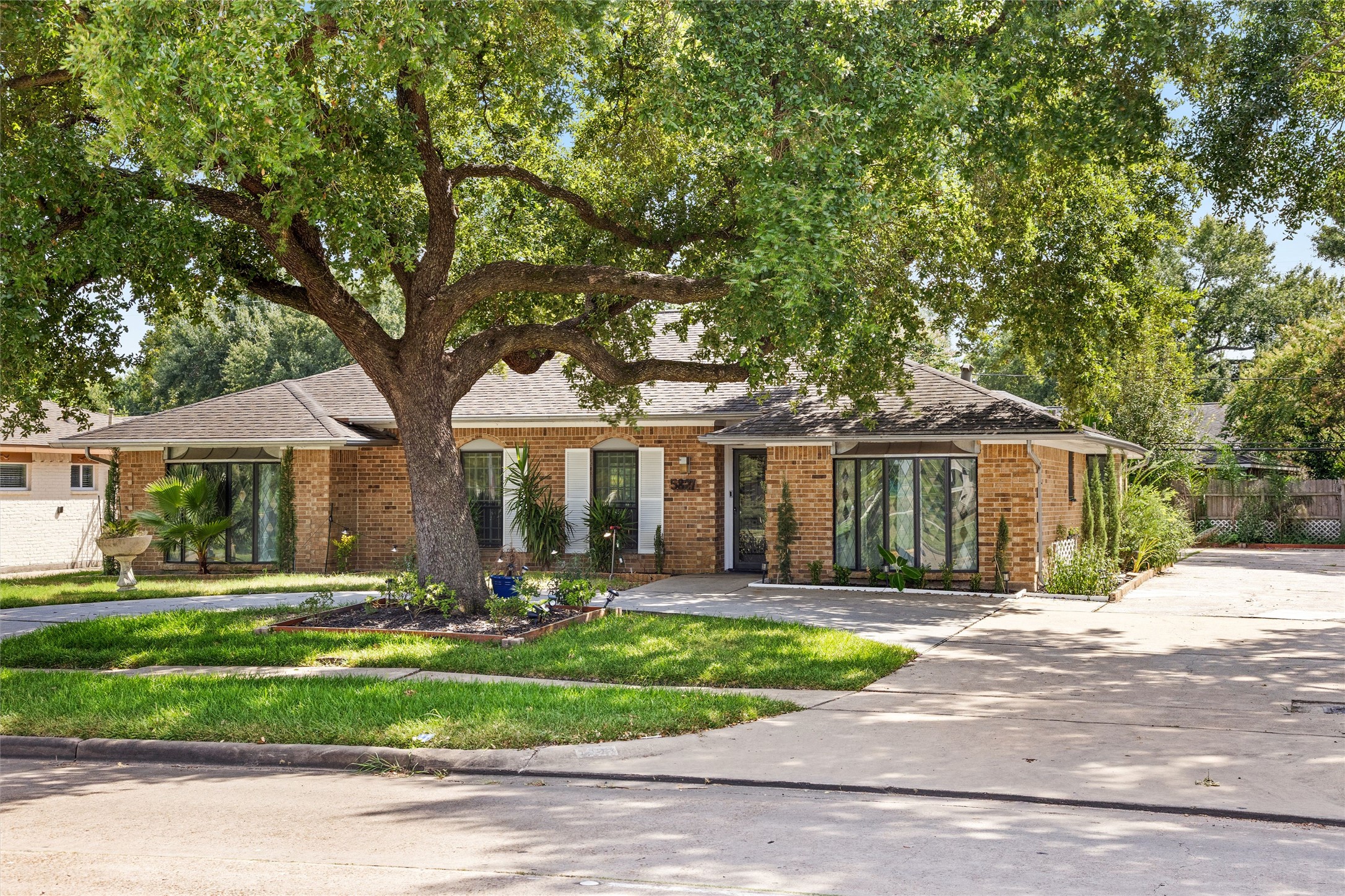 5827 S Braeswood Boulevard Property Photo 34