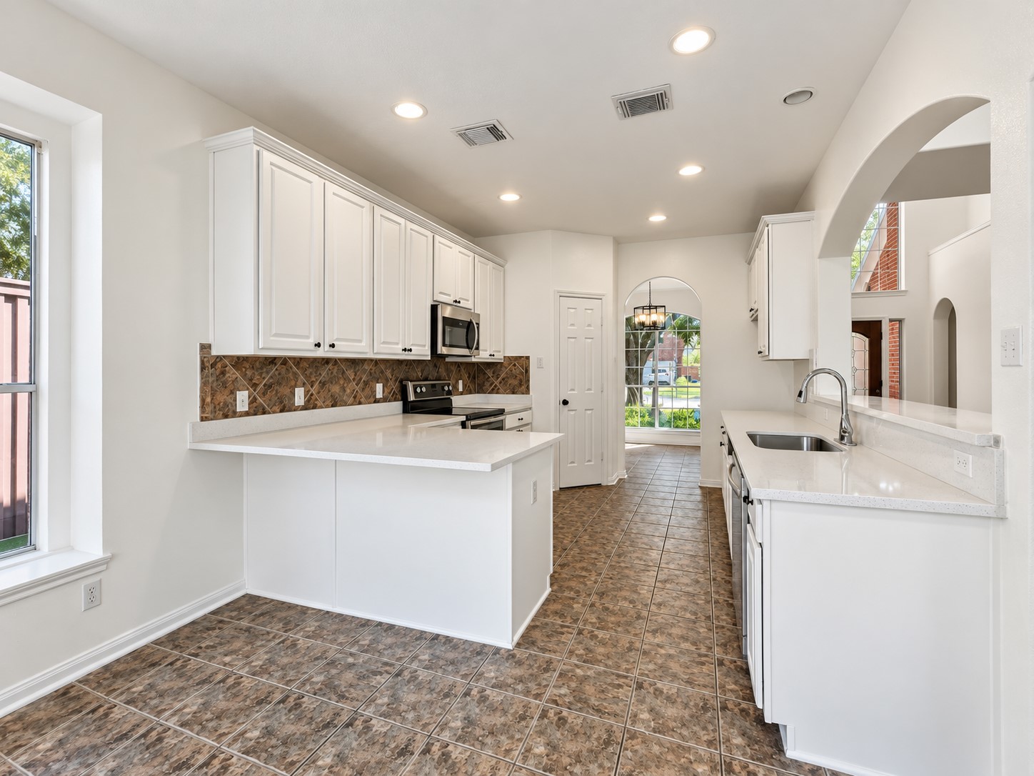 6043 Heathmoor Lane Property Photo 13
