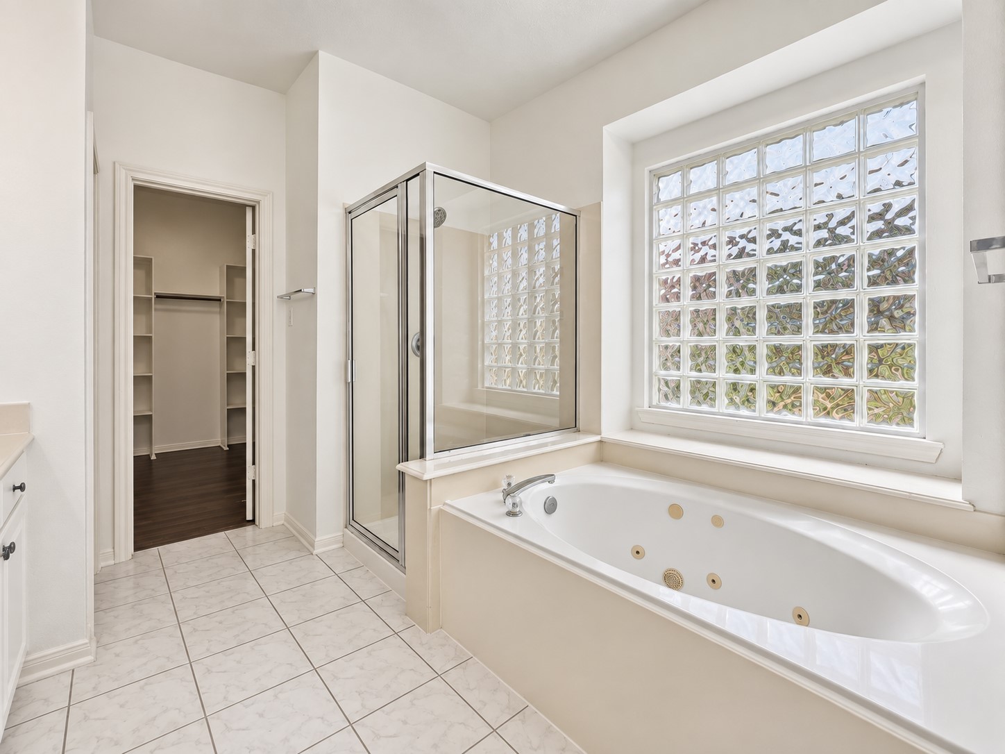 6043 Heathmoor Lane Property Photo 17