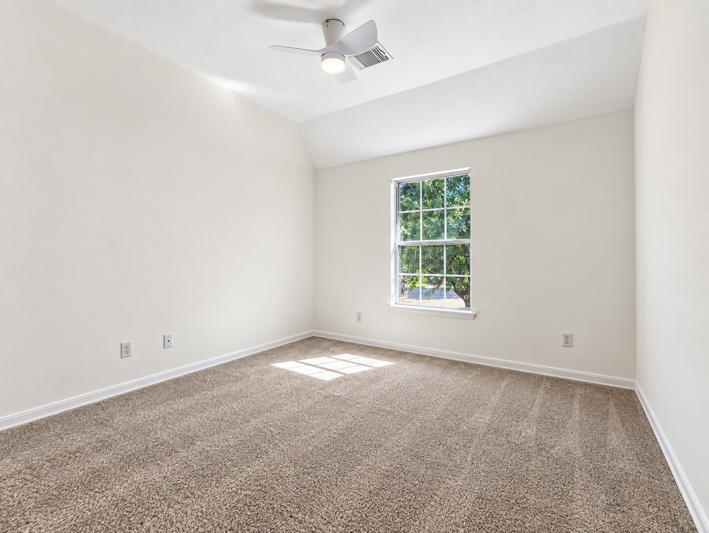 6043 Heathmoor Lane Property Photo 24
