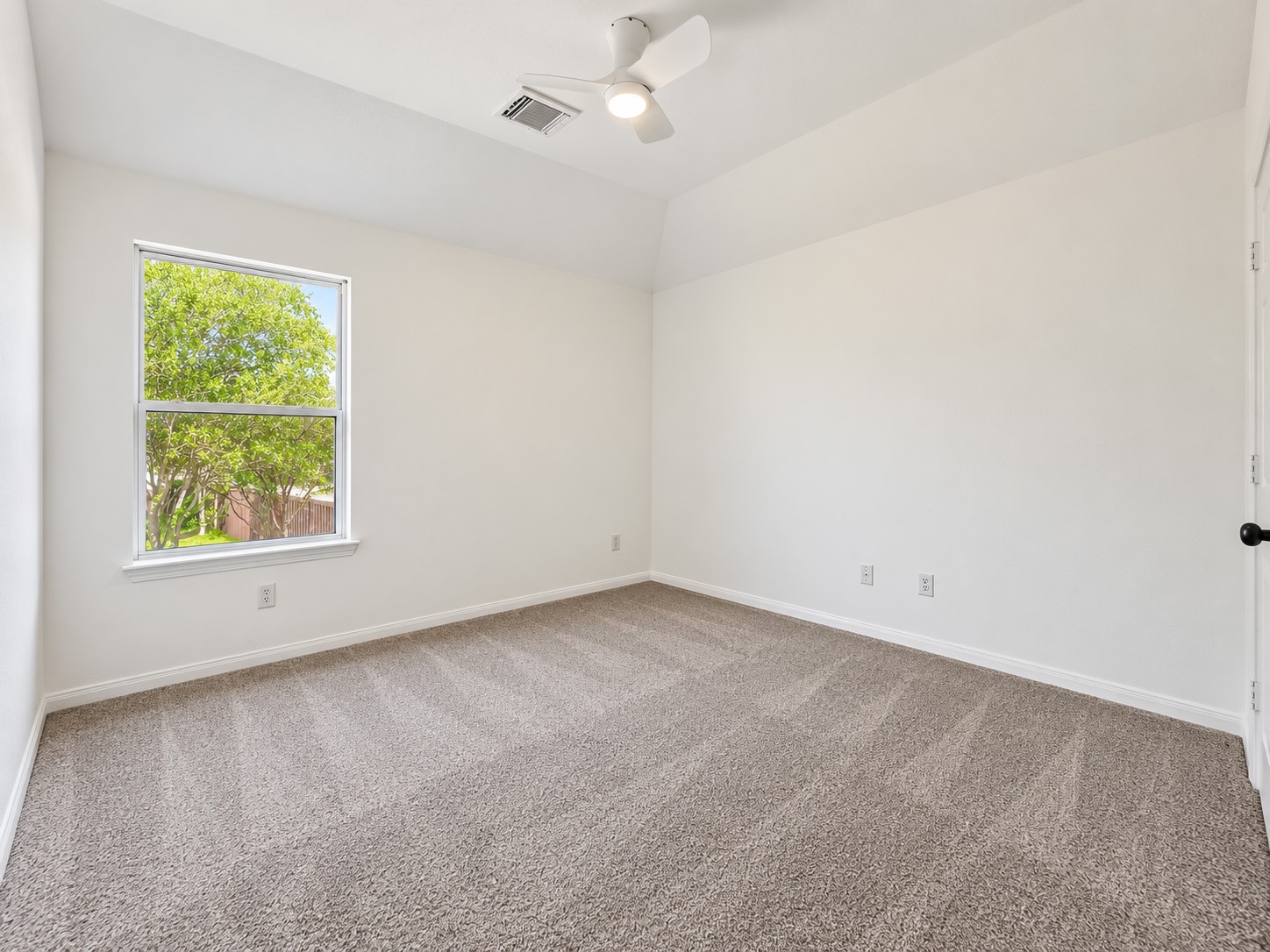 6043 Heathmoor Lane Property Photo 25