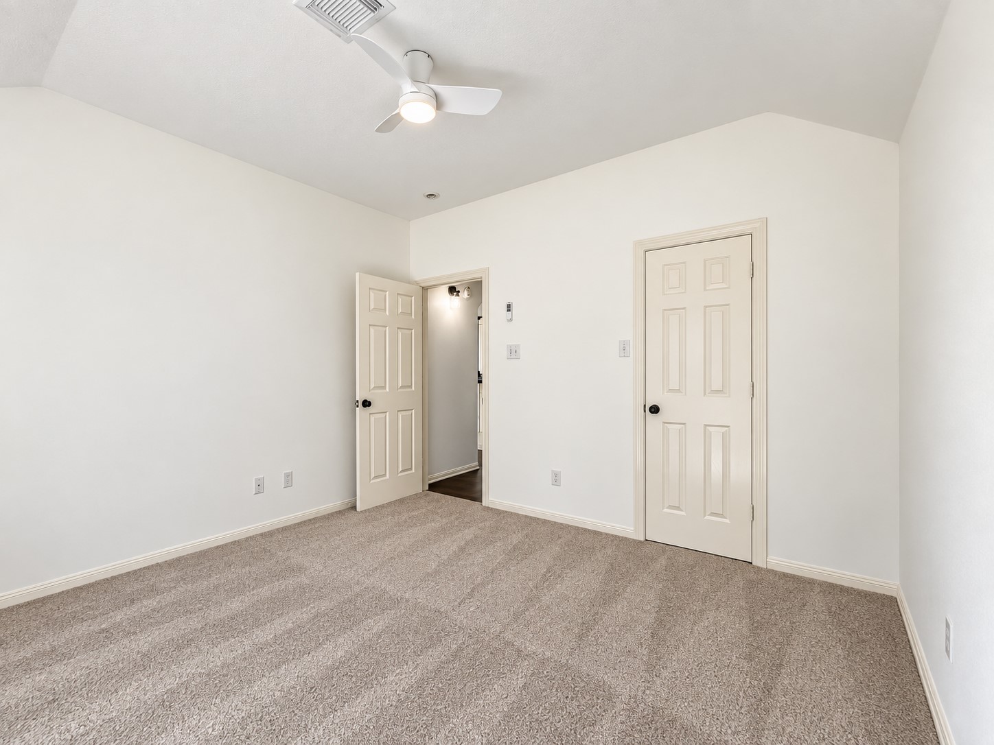 6043 Heathmoor Lane Property Photo 26