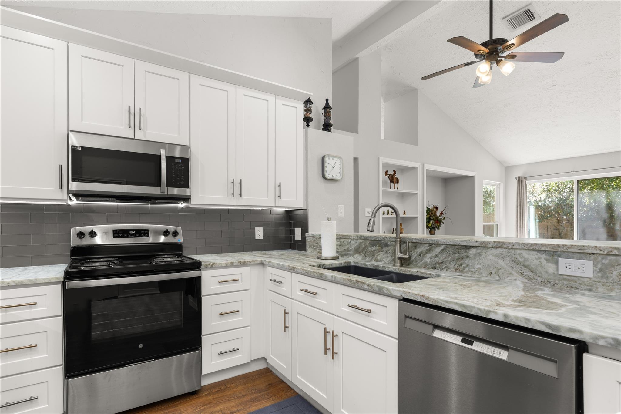 3338 Beech Point Drive Property Photo 14