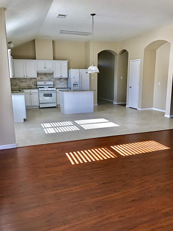 30318 Emerson Creek Drive Property Photo 10