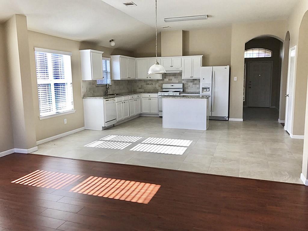 30318 Emerson Creek Drive Property Photo 12