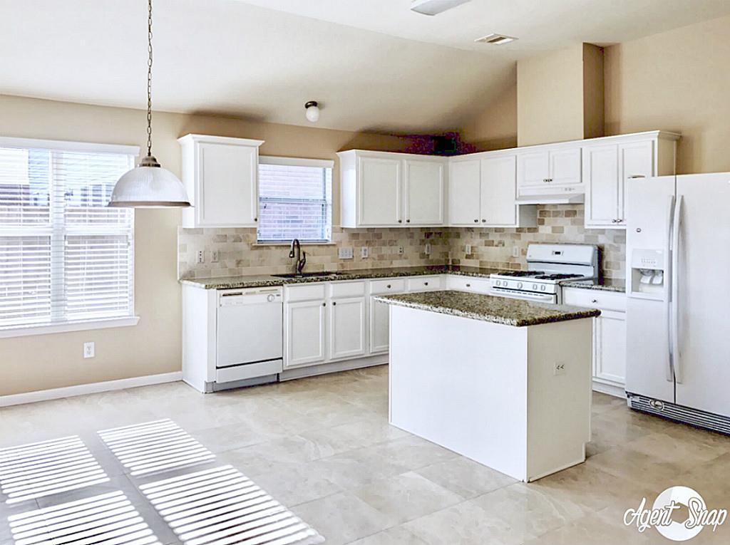 30318 Emerson Creek Drive Property Photo 13