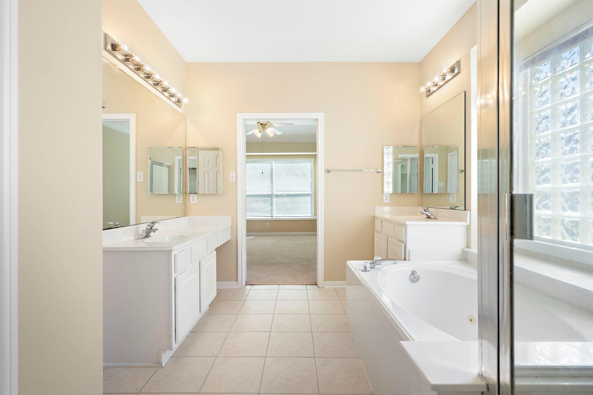 3318 Cotswald Trail Property Photo 8