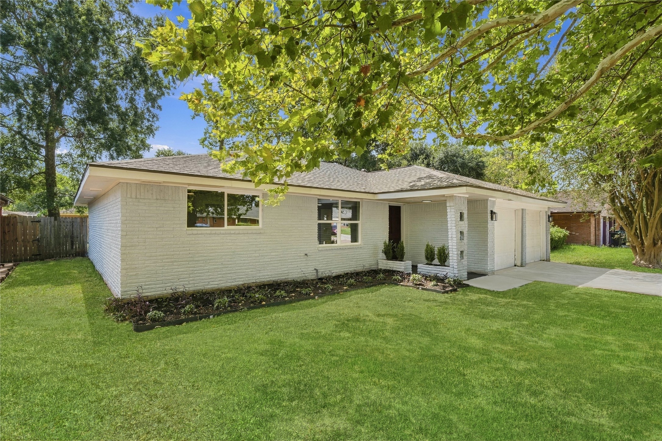 6710 Glen Rock Drive Property Photo 3
