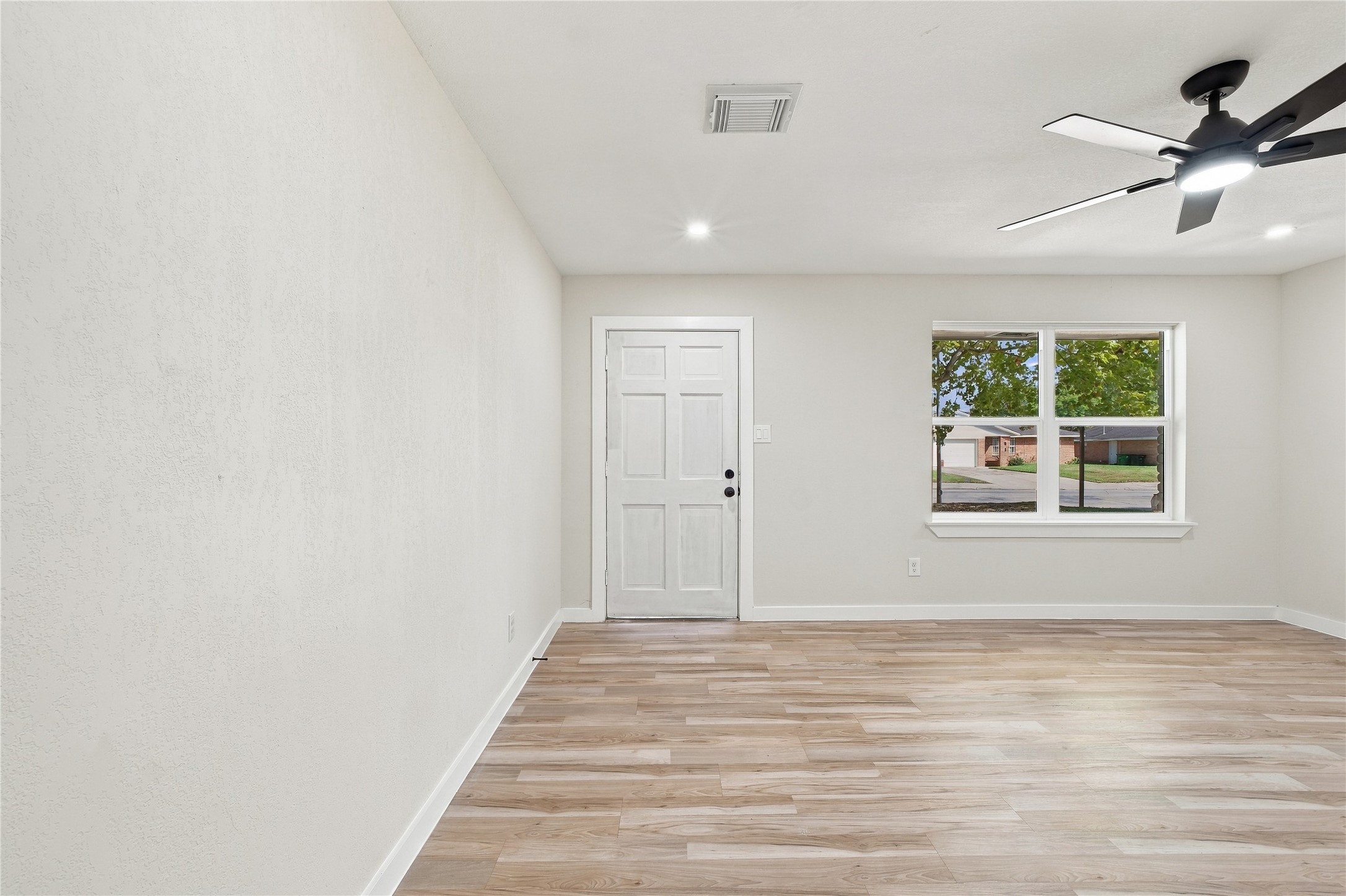 6710 Glen Rock Drive Property Photo 6