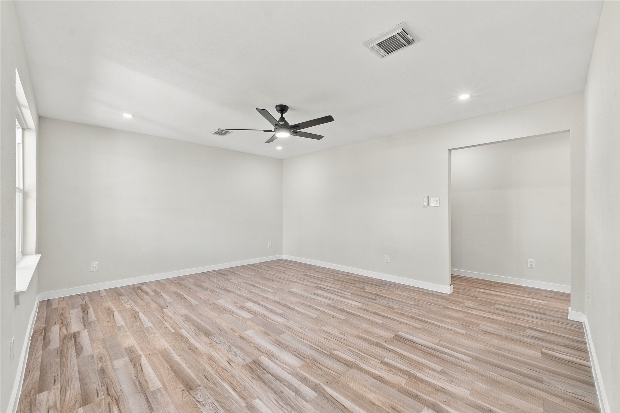 6710 Glen Rock Drive Property Photo 8