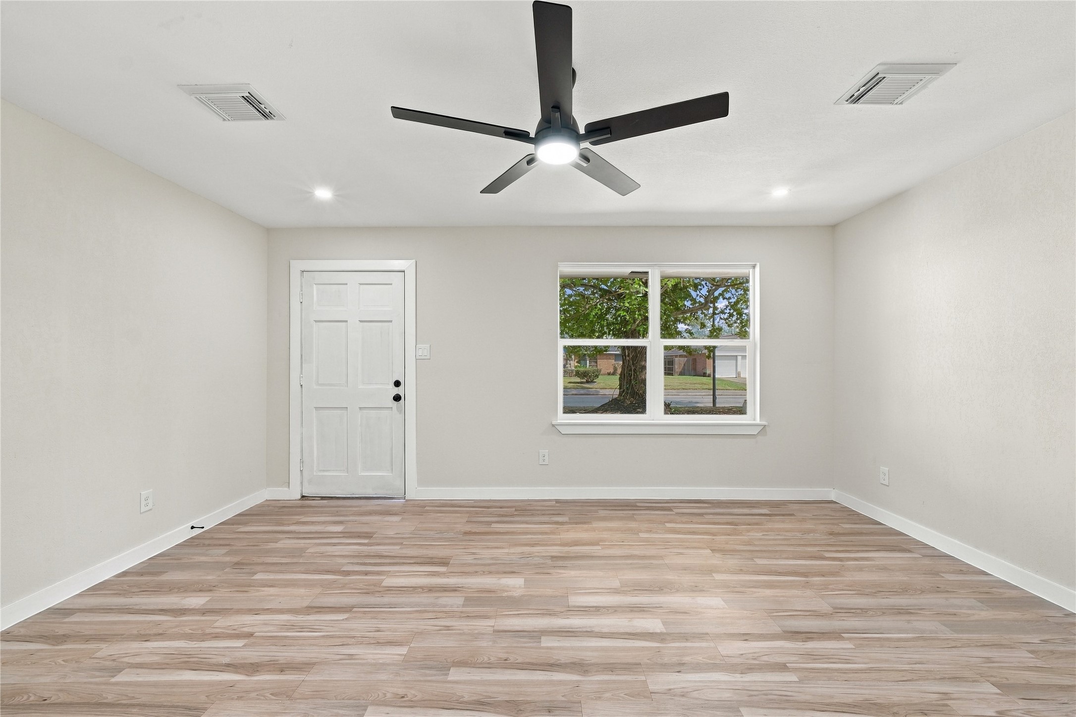 6710 Glen Rock Drive Property Photo 10
